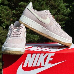 NEW Nike Air Force 1 '07 Casual Sneaker - US Womens 11